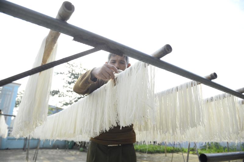 Cuộc sống ấm no, hạnh phúc nhờ làm miến gạo- Ảnh 9.