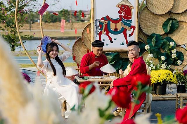 Sắc xuân tại Waterpoint: Hàng ngàn du khách say lòng trước đường hoa rạng rỡ- Ảnh 3.