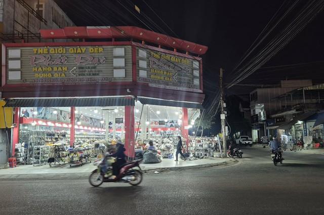 Khu phố thời trang đìu hiu dù chỉ còn vài ngày nữa tới tết - Ảnh 14.