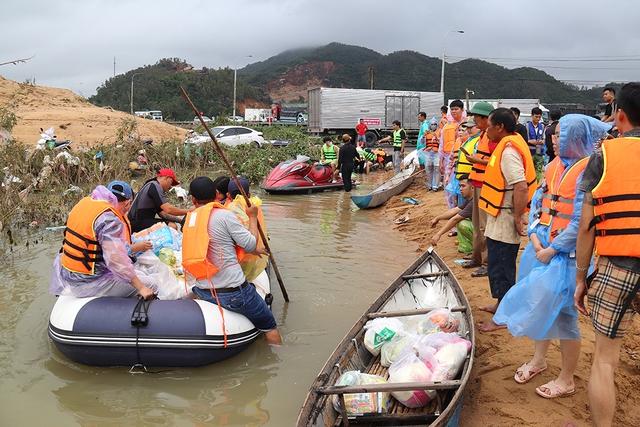 Lũ lịch sử 2025 ở Đắk Lắk và tình người ấm áp giữa khó khăn - Ảnh 3.