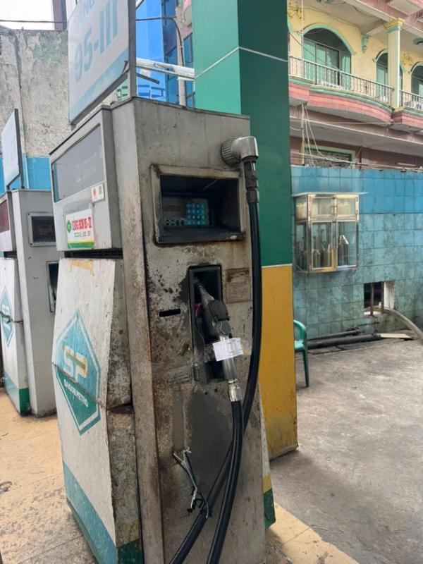 Công an TP . HCM triệt phá đường dây sản xuất và buôn bán xăng giả RON A95 - Ảnh 2.