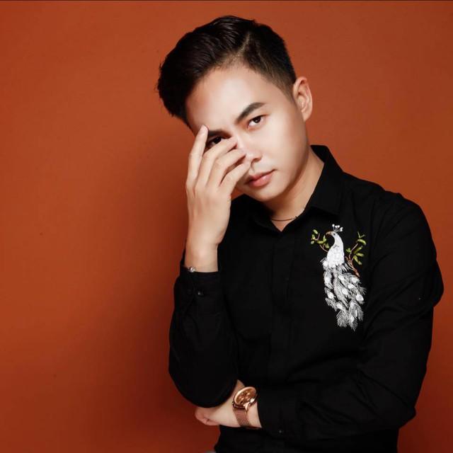 'Thầy giáo hot boy' Nguyễn Hoàng Khắc Hiếu 'ở ẩn' 6 năm bất ngờ quay trở lại - Ảnh 1.