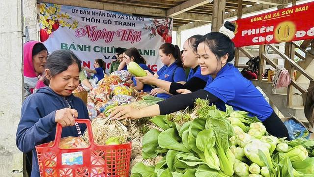Xuân ấm áp trên Làng thanh niên lập nghiệp Sơn Bua- Ảnh 2.