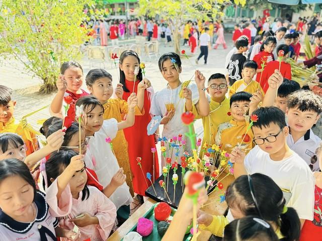 Hết nghỉ tết: Học sinh nào ngày mai đi học, ở đâu nghỉ tới tháng 3? - Ảnh 1.