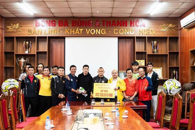CLB Thanh Hóa được CĐV ủng hộ gần 400 triệu đồng: Cái tết chứa chan tình cảm- Ảnh 1.