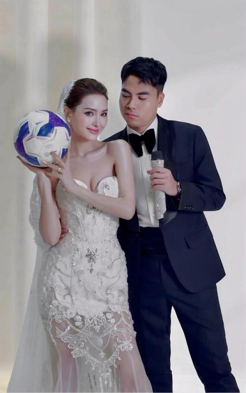 Phạm Đức Huy và MC Mù Tạt tung ảnh cực 'chất': Tiết lộ bất ngờ về đám cưới- Ảnh 1.