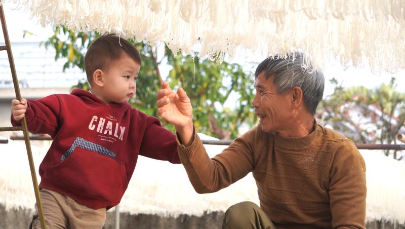 Cuộc sống ấm no, hạnh phúc nhờ làm miến gạo- Ảnh 6.