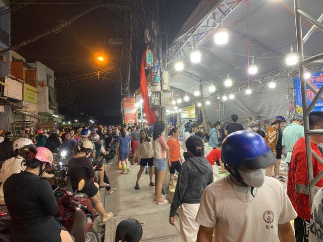 Chợ hoa 'Trên bến dưới thuyền' hot rần rần: Giới trẻ check-in trước giờ G - Ảnh 7.