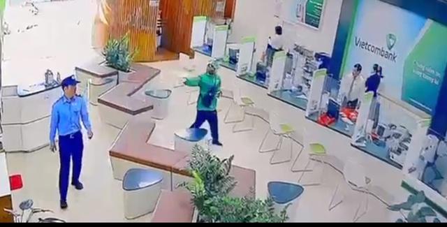 Đã bắt giữ đối tượng cướp ngân hàng tại Gia Lai - Ảnh 1.
