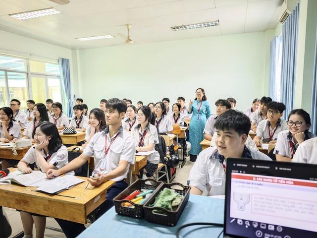 Thi tốt nghiệp THPT 2026: Có đáng lo khi Bộ GD-ĐT không công bố đề minh họa? - Ảnh 1.
