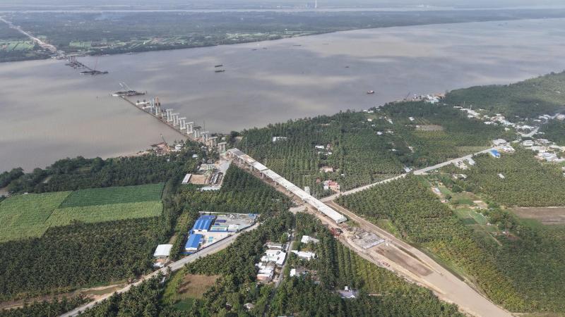 Cầu Đại Ngãi 2 được thông xe tạm và chính thức hoàn thành vào 30.4 - Ảnh 6.