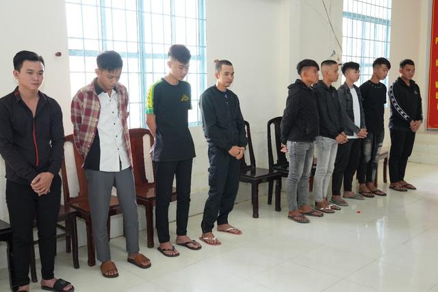 Công an Cần Thơ khởi tố 10 bị can gây rối trật tự công cộng - Ảnh 1.