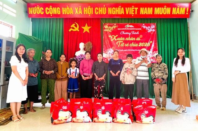 350 hộ dân khó khăn ở xã Vân Canh được trao quà Tết - Ảnh 1.