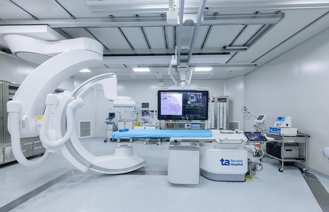 Bệnh viện đầu tiên tại Việt Nam cấy máy tạo nhịp tim không dây thế hệ mới - Ảnh 2.