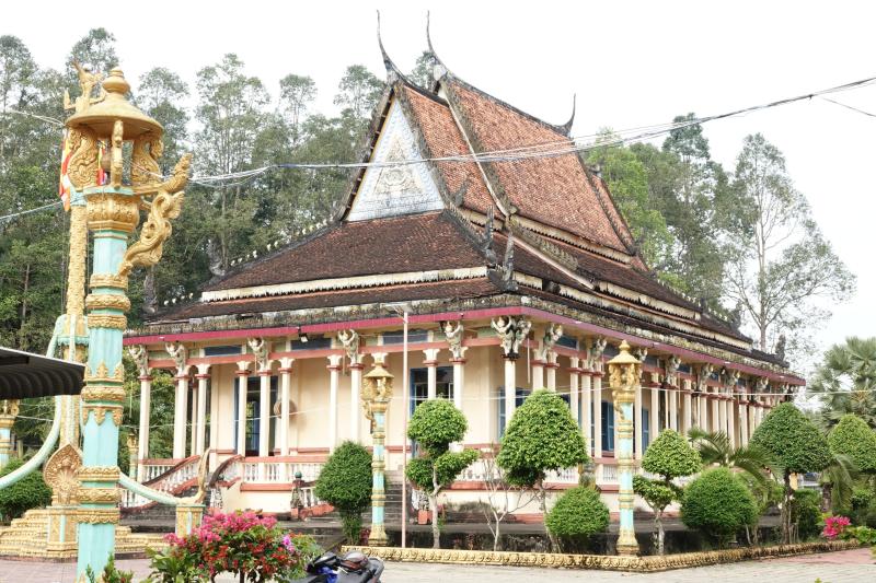 Chùa cổ Săm Pua và tấm bia đá khổng lồ bí ẩn - Ảnh 2.
