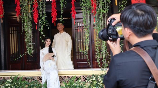 Đút túi trăm triệu nhờ dịch vụ chụp ảnh áo dài tết - Ảnh 10.