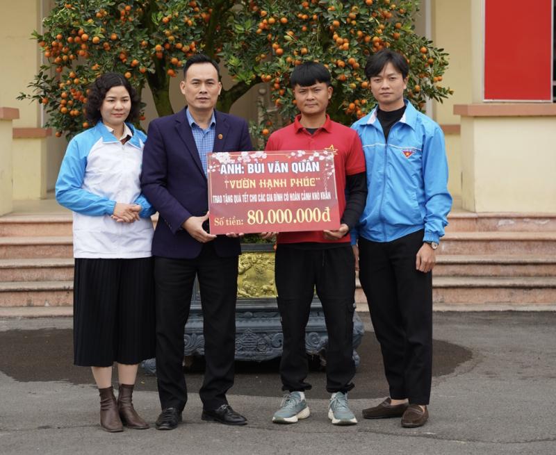 Linh vật ngựa 10 tấn màu hồng 'lên sóng' Tết Bính Ngọ, nhận mưa lời khen - Ảnh 7.