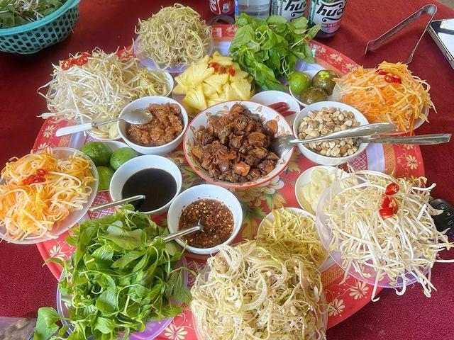 Sò huyết sông Roòn: Hương vị quê hương Quảng Trị trong từng món ăn - Ảnh 1.