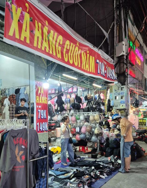 Khu phố thời trang đìu hiu dù chỉ còn vài ngày nữa tới tết - Ảnh 9.