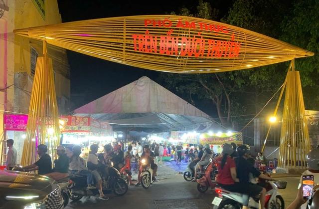 Chợ hoa 'Trên bến dưới thuyền' hot rần rần: Giới trẻ check-in trước giờ G - Ảnh 6.