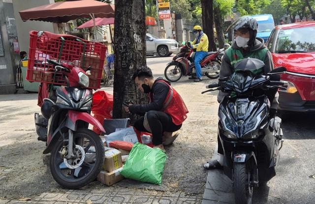 Nghe shipper kể chuyện giao hàng sau tết, mong được lì xì bằng... sự thông cảm- Ảnh 3.