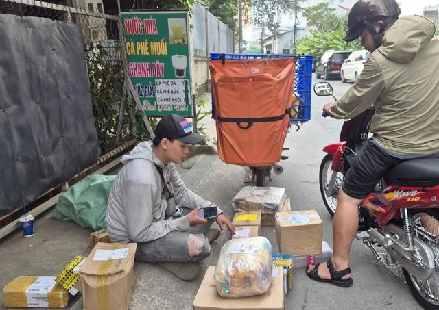 Nghe shipper kể chuyện giao hàng sau tết, mong được lì xì bằng... sự thông cảm- Ảnh 5.