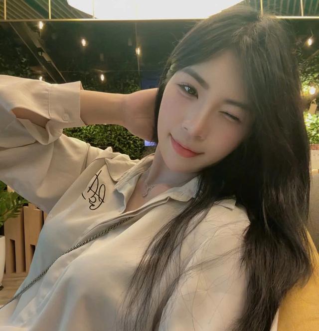 ‘Đô vật hot girl’ gây sốt mạng xã hội - Ảnh 4.