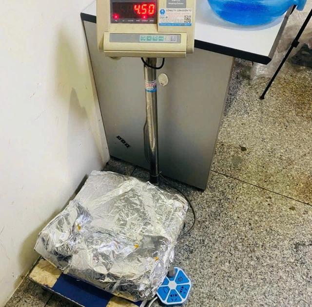 Bắt 4,5 kg ma túy tại sân bay Tân Sơn Nhất - Ảnh 1.
