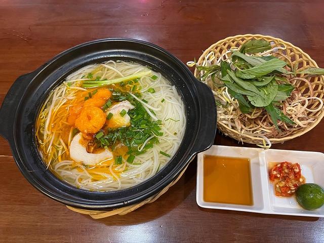 Hương vị quê hương: Về An Giang ăn bún cá - Ảnh 1.