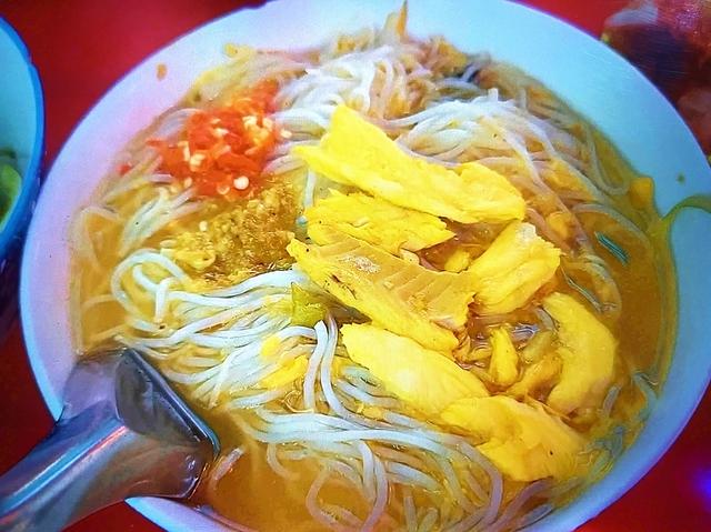Hương vị quê hương: Về An Giang ăn bún cá - Ảnh 2.