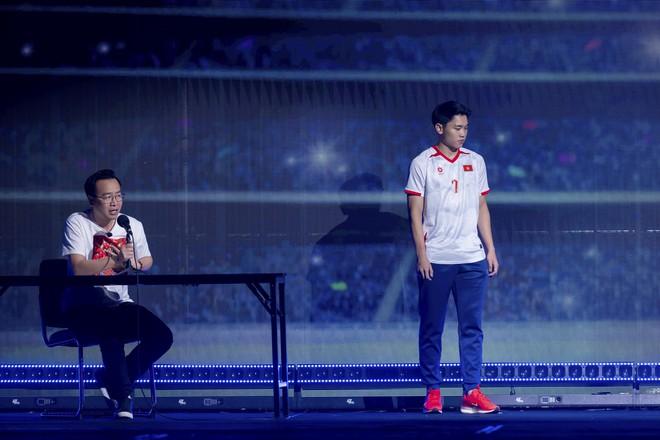 Đình Bắc tái hiện khoảnh khắc ăn mừng trên sân khấu WeChoice Awards, ‘cương quyết’ không chịu hé lộ bí mật…- Ảnh 5.