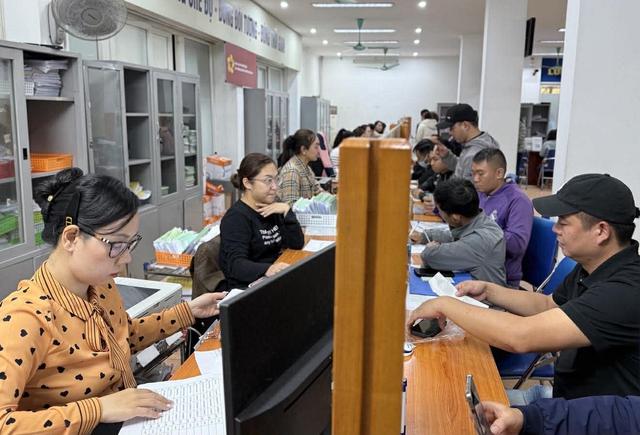 Bỏ loạt quy định quản lý công chức, viên chức tồn tại 10 - 30 năm- Ảnh 1.