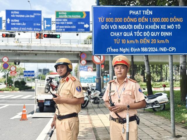 Danh sách đường cấm xe ở TP.HCM phục vụ bắn pháo hoa đêm giao thừa - Ảnh 2.