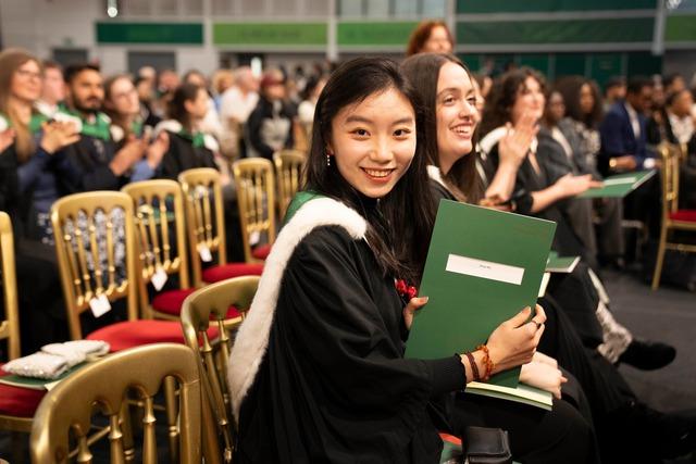 Nhiều suất du học Mỹ, Úc, Anh miễn phí cho người Việt đang mở đơn dịp tết - Ảnh 1.