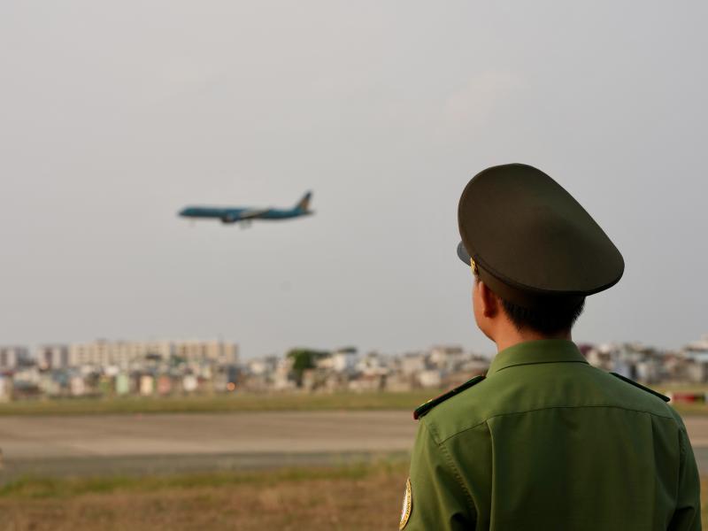 Xuyên đêm ở cửa ngõ không ngủ Tân Sơn Nhất cận Tết Bính Ngọ- Ảnh 9.