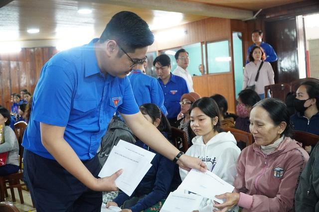 Xuân biên giới - Tết biển đảo sưởi ấm vùng bão lũ Gia Lai- Ảnh 4.