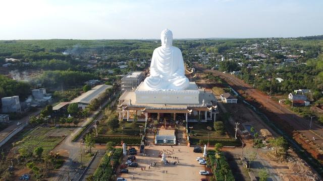 Du Xuân ngôi chùa có tượng Đức Phật Thích Ca tọa thiền cao nhất Đông Nam Á - Ảnh 1.