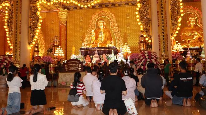 Du Xuân ngôi chùa có tượng Đức Phật Thích Ca tọa thiền cao nhất Đông Nam Á - Ảnh 14.