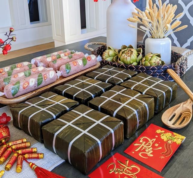 Những chiếc bánh chưng vuông vắn, thích mắt của mẹ Việt ở Mỹ nhờ khuôn đặc biệt - Ảnh 3.