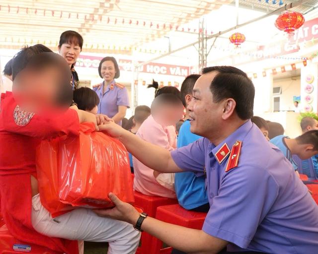 Viện KSND TP.HCM chung tay ‘vì một cái Tết ấm no’ trọn vẹn- Ảnh 3.
