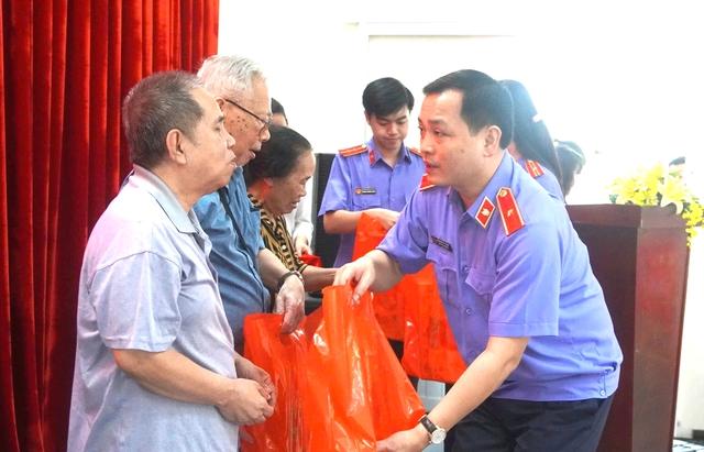Viện trưởng Viện KSND TP.HCM: Lắng nghe, chia sẻ, bảo vệ quyền lợi hợp pháp người dân - Ảnh 1.