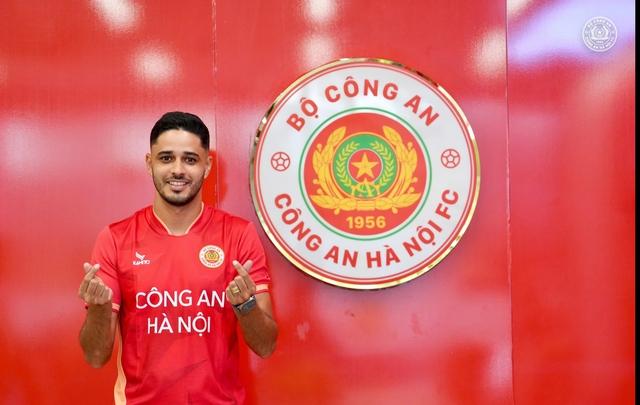 Leo Artur dính thẻ đỏ trận CLB CAHN thua Tampines, bị treo giò ở V-League không?- Ảnh 2.