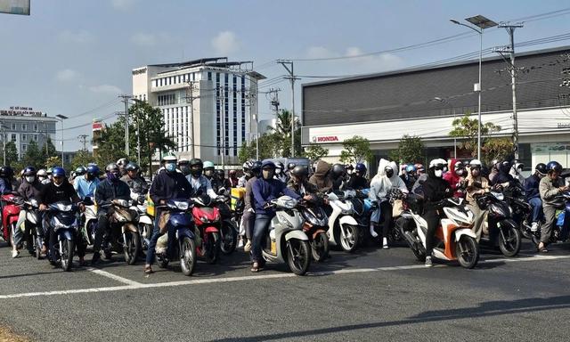 Mùng 6 Tết: Quốc lộ N2 và cửa ngõ Tây Ninh ùn ứ nghiêm trọng - Ảnh 1.