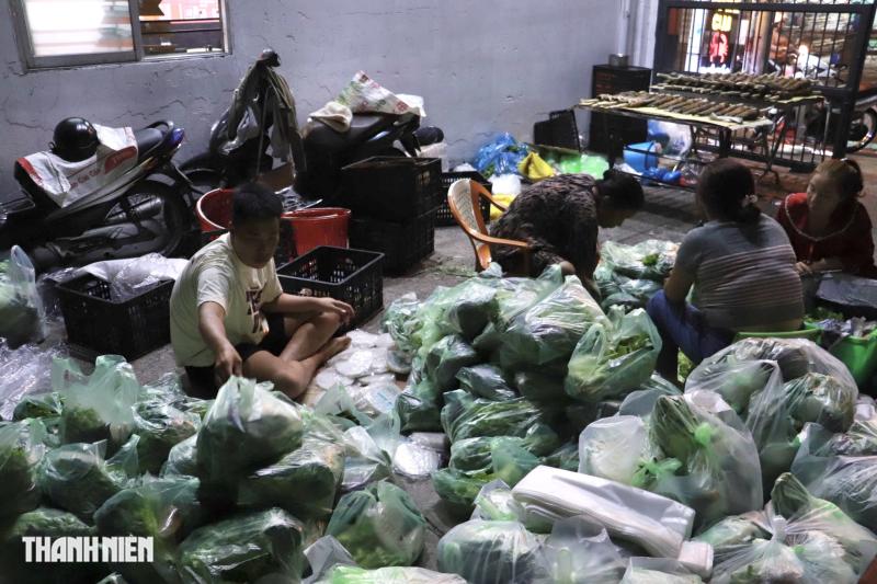 Cá lóc nướng vía Thần Tài ở TP.HCM: Vắng dần cảnh chuẩn bị vài tấn - Ảnh 7.