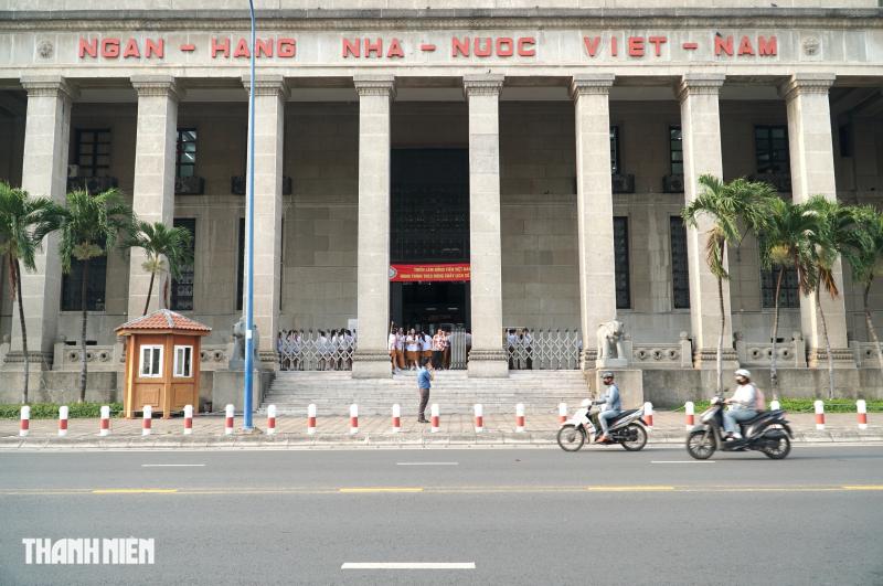 Kiến trúc cổ bên trong mặt tiền Ngân hàng Nhà nước ở TP.HCM ít người biết - Ảnh 1.