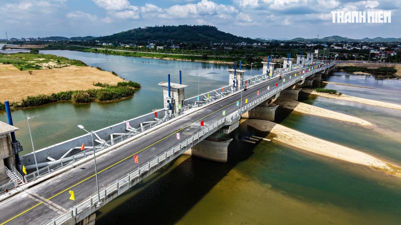Thông xe đập dâng hạ lưu sông Trà Khúc, nối liền đôi bờ dịp tết- Ảnh 3.