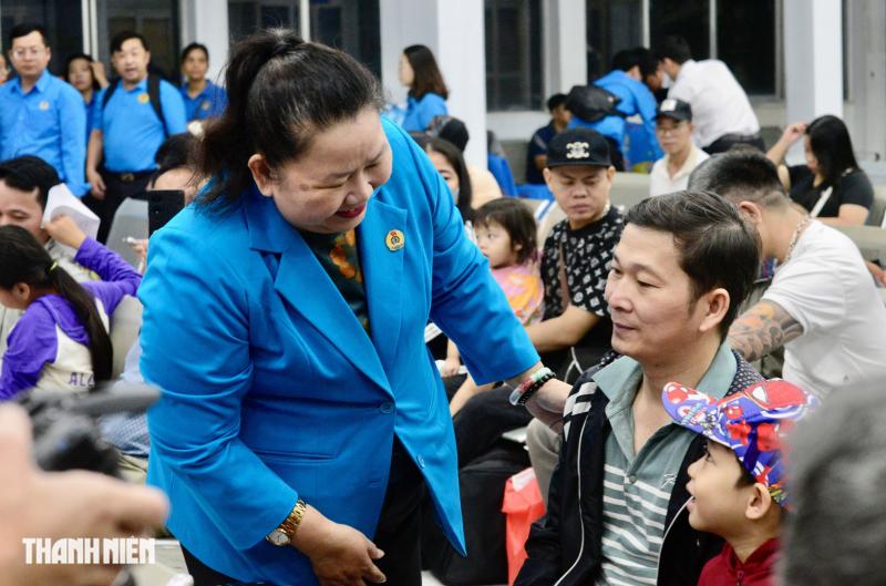 Ga Sài Gòn giáp tết: 'Mình về quê ăn tết là món quà lớn nhất' - Ảnh 4.