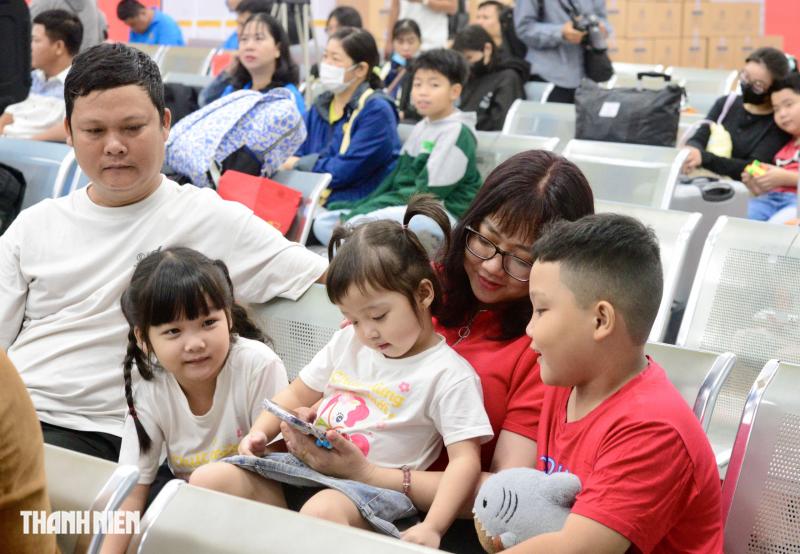 Ga Sài Gòn giáp tết: 'Mình về quê ăn tết là món quà lớn nhất' - Ảnh 2.