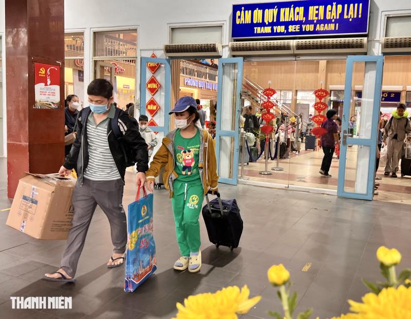 Về quê ăn tết sau 13 năm, khách xao lòng trên chuyến tàu Công đoàn 2026- Ảnh 5.
