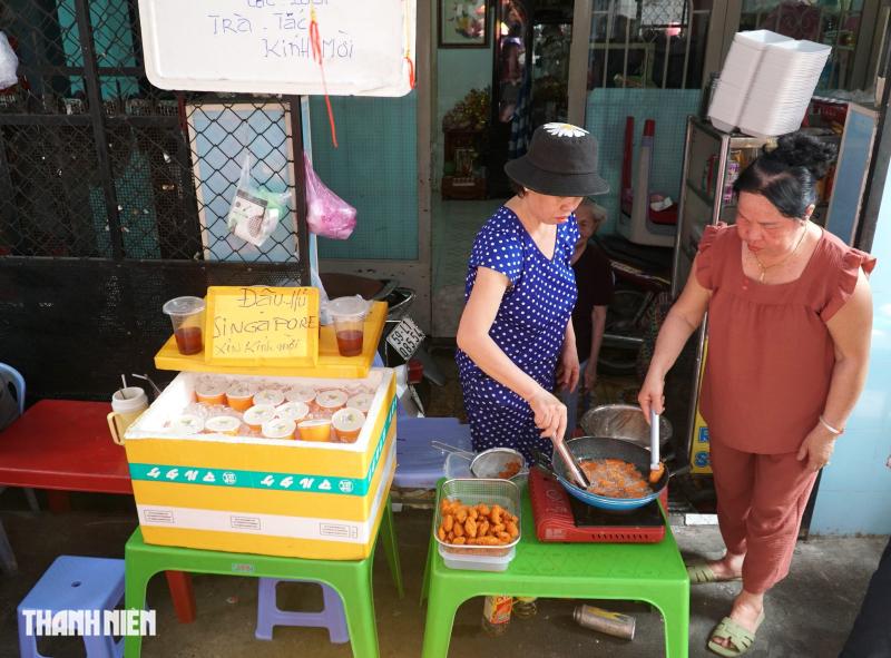 Bên trong chợ ẩm thực hẻm đạo Hồi mỗi năm mở một tháng ở TP.HCM bán gì? - Ảnh 8.
